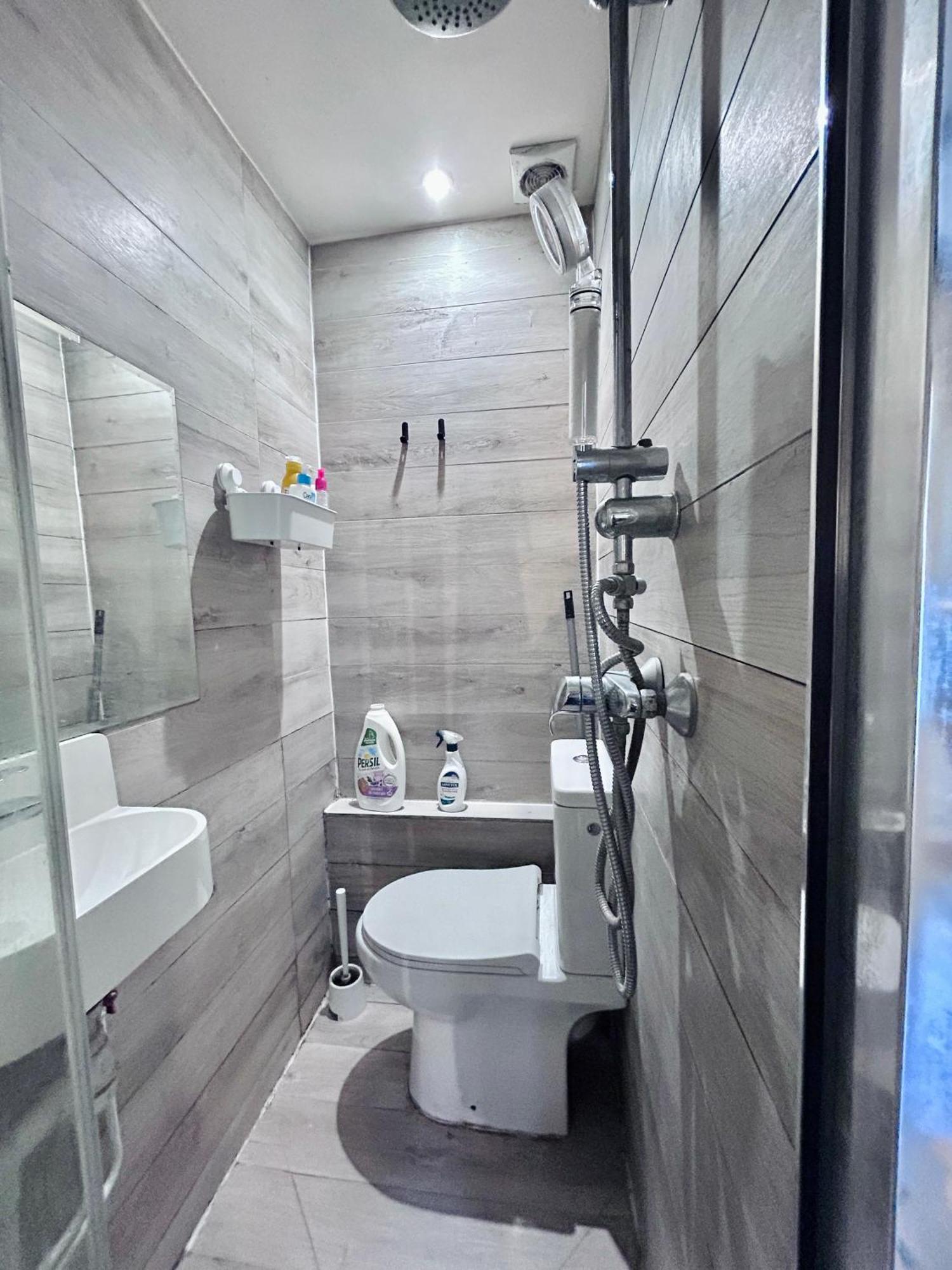 Appartement Studette Pour Etudiante, Proche De La Tour Eiffel Paris